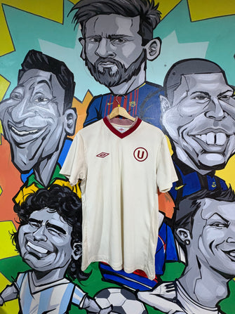 Universitario 2012 - M - 9/10